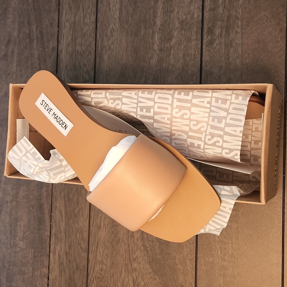 Steve Madden slip on sandals